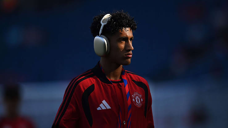 Carrick dan Headphone